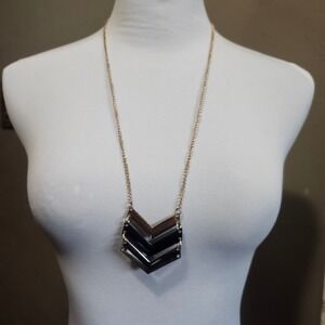 Chevron Pendant Necklace Gold Tone‎ Black Arrowhead Fashion Jewelry
